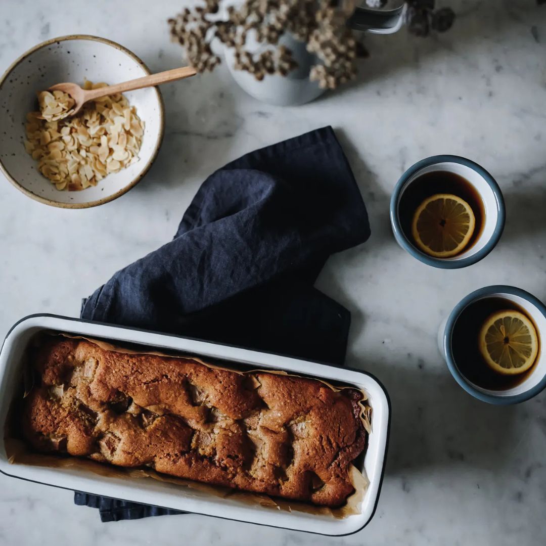 Brotdose: Weiß mit blauem Rand