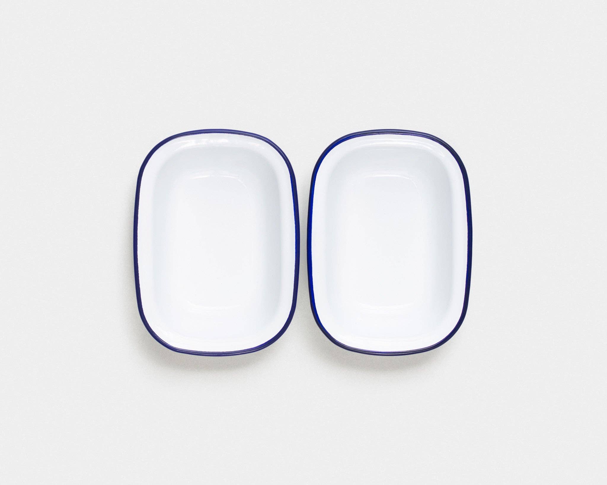 Backset: Weiß mit blauem Rand