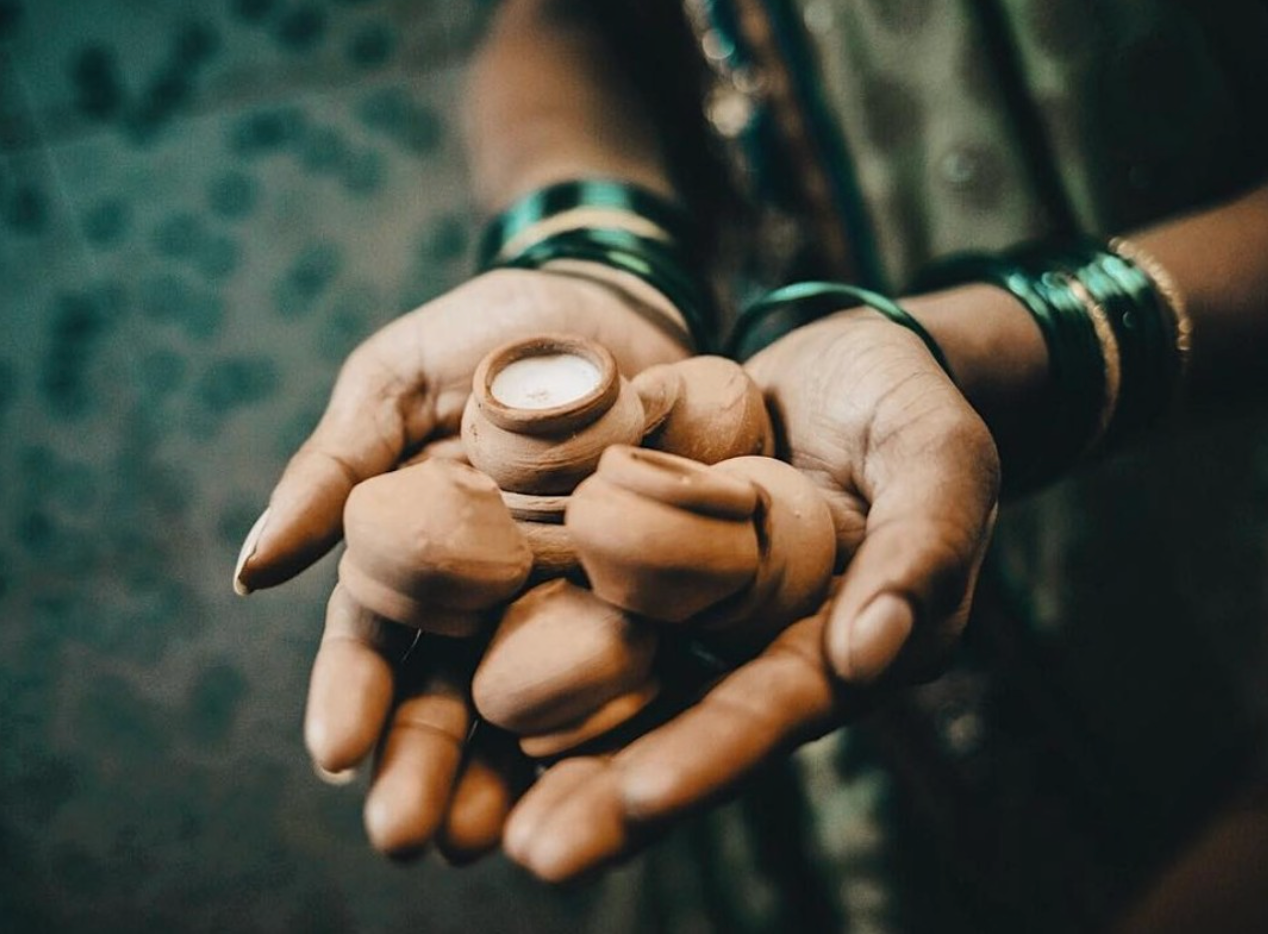 Handgefertigte Terrakotta-Bienenwachs-Teelichter, 10er-Pack