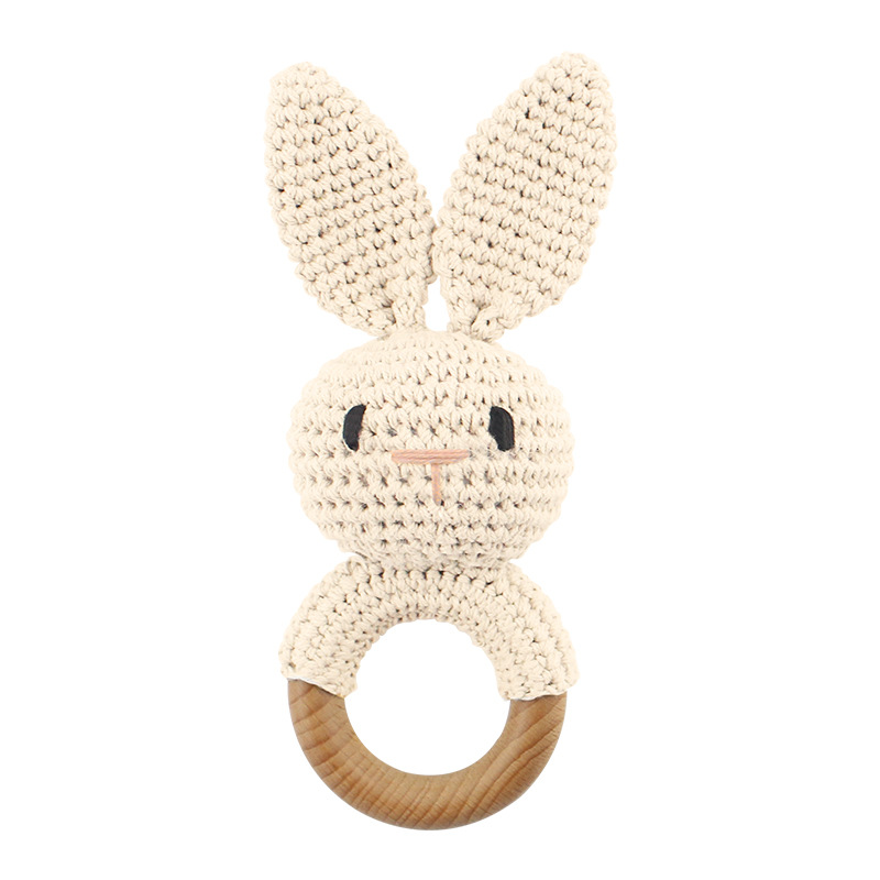 Annie & Charles® gehäkelte Baby Rassel: Hase