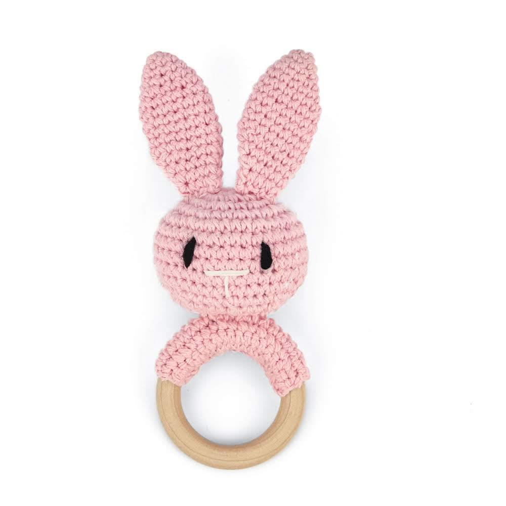 Annie & Charles® gehäkelte Baby Rassel: Hase